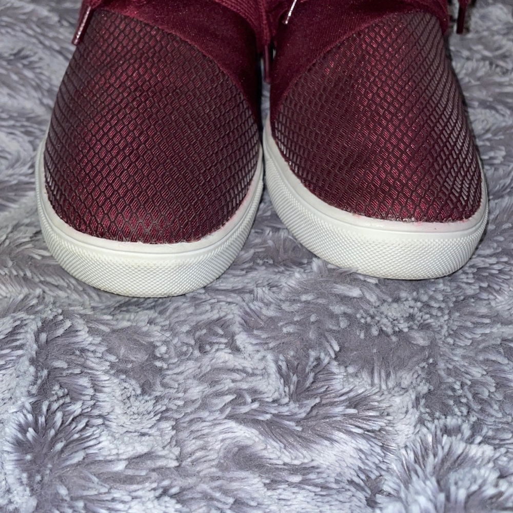 Size 6 1/2 Women's Brash Maroon and White Sneakers - Picture 5 of 8